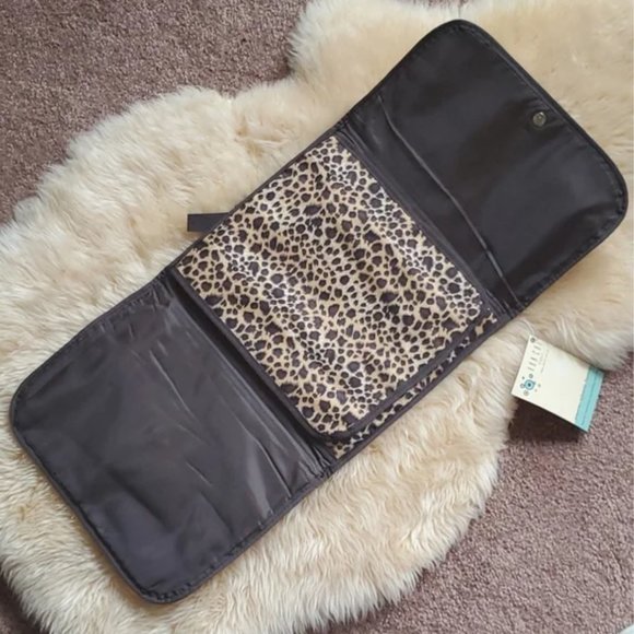 Vanchi "Change n Away" Baby Changing Bag / Pad  Combo - Leopard Print - Picture 6 of 15